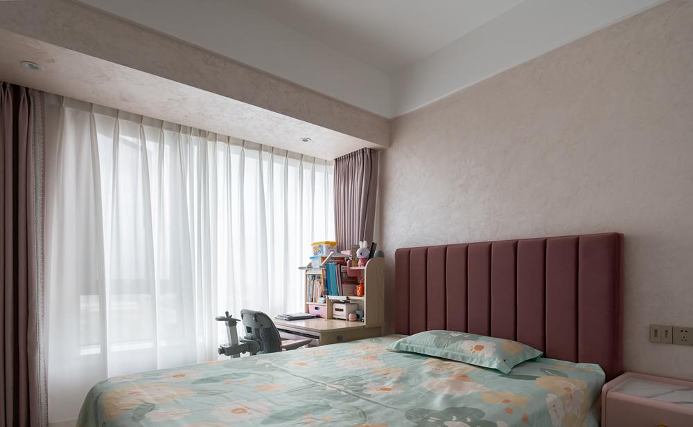 现代轻奢风四口之家设计-45