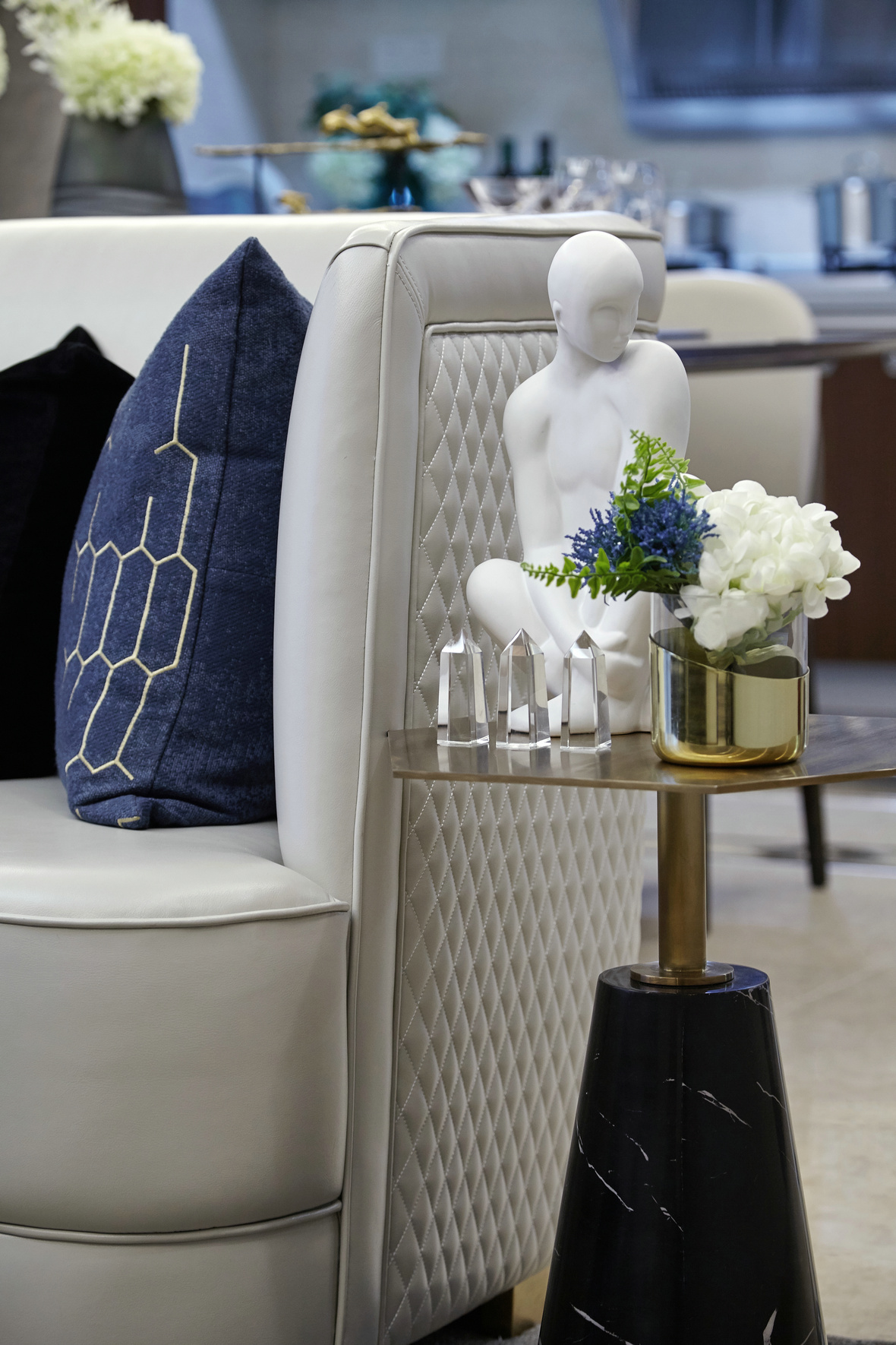 中山万科城轻奢样板间，低调优雅的生活美学-8