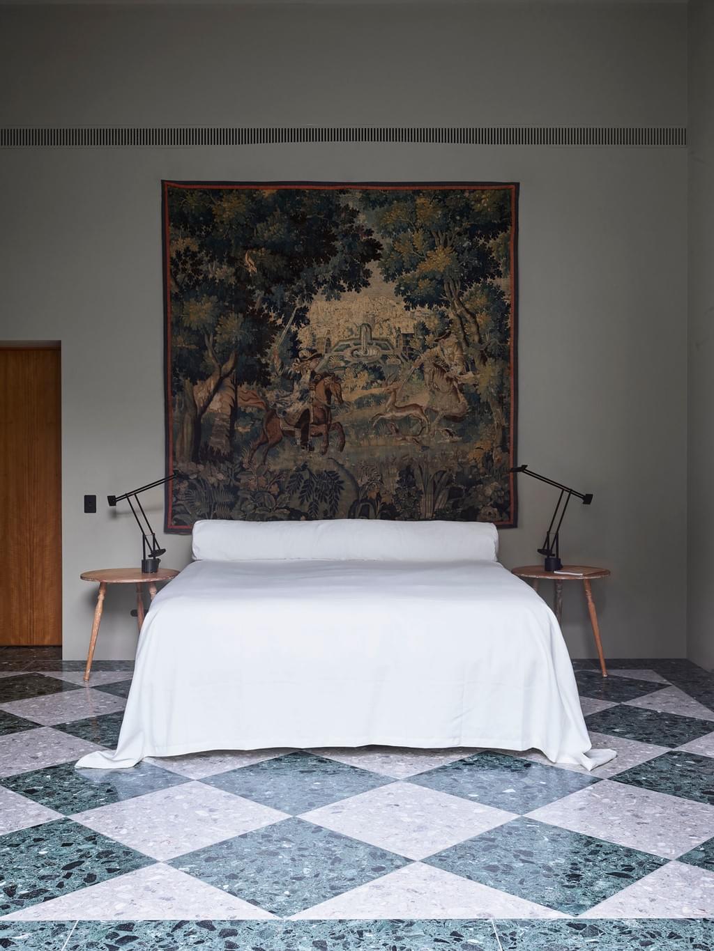 花园别墅；花园洋房；花园小屋（如果结合宽泛语境，Garden House可宽泛理解为与花园相关的房屋，三种表述较为常见 ，为满足结果唯一的要求，选有一定通用性的 ：）花园别墅 丨Arent&Pyke,Polly Harbison Design-24