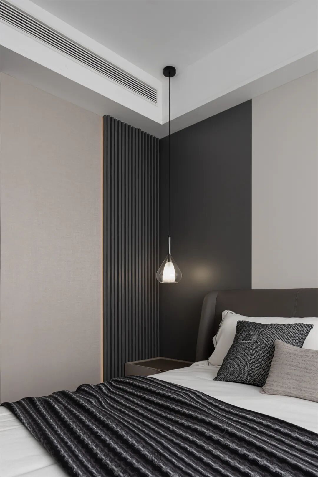 内舍软装丨127㎡现代极简风，黑灰+自然光影构建一个松弛的居住场所！-26