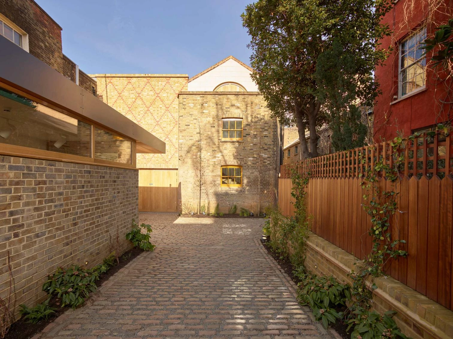 吉尔伯特与乔治中心丨英国伦敦丨SIRS Architects-7