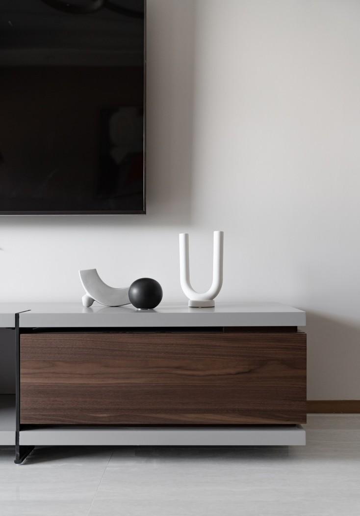 独居女青年的简约轻奢家居设计-8