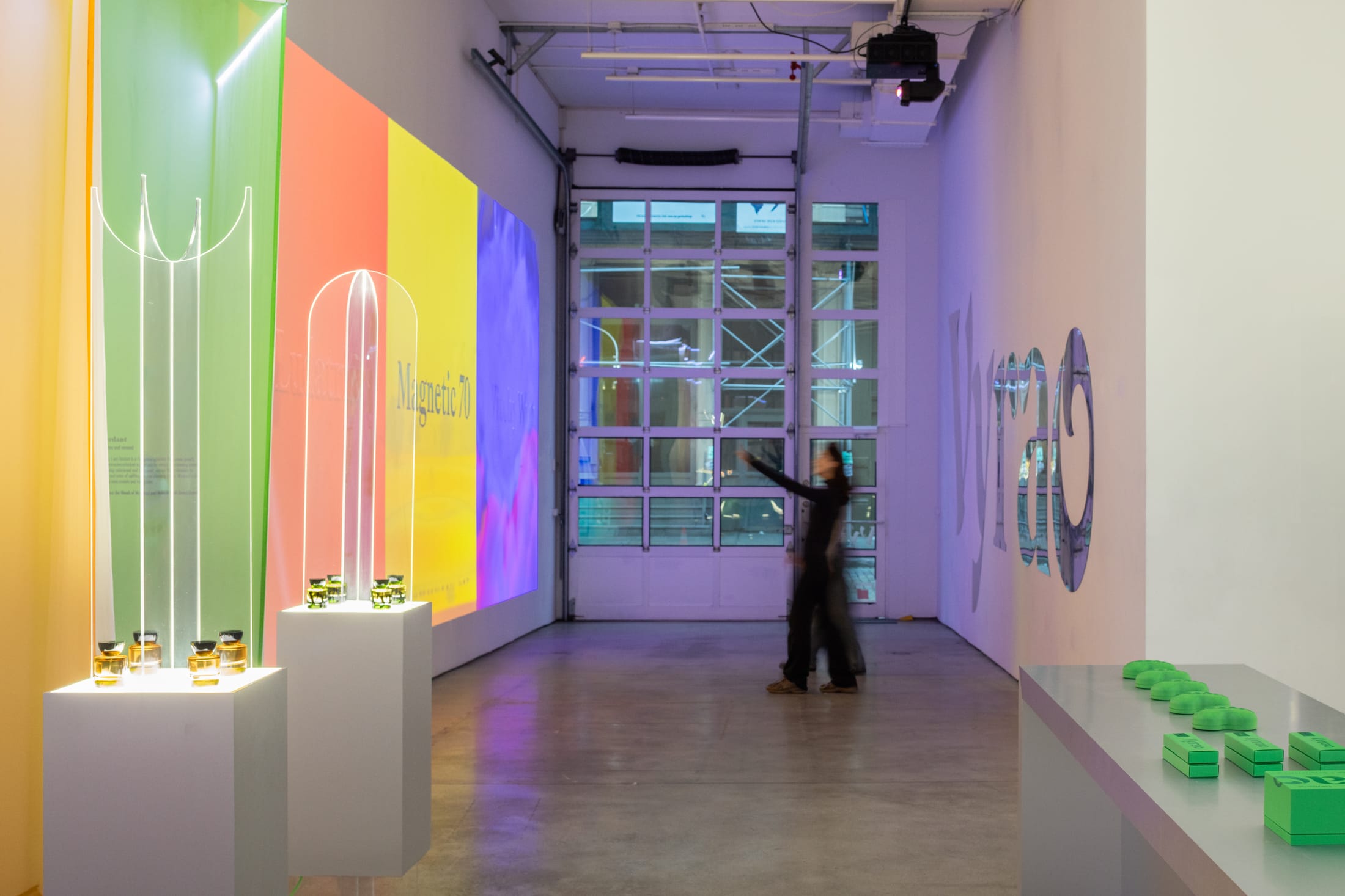 Vyrao和AMO纽约快闪店空间设计丨美国纽约丨AMO(OMA研究与设计工作室)-14