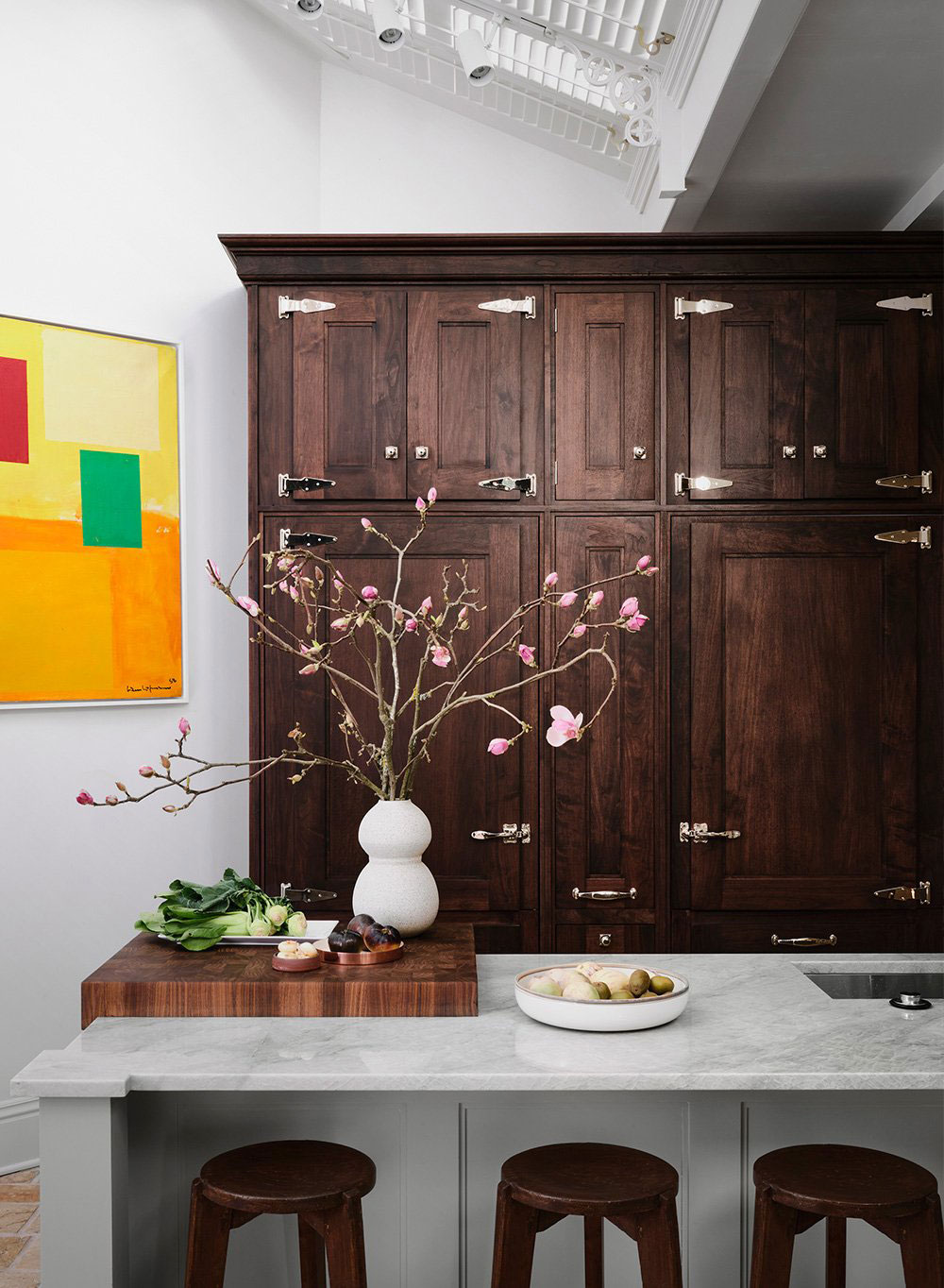 令人惊叹的达拉斯住宅，具有经典特色和大胆艺术风格-11