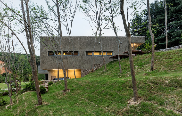 韩国“淡出”住宅，自然景观与室内设计的完美融合-11