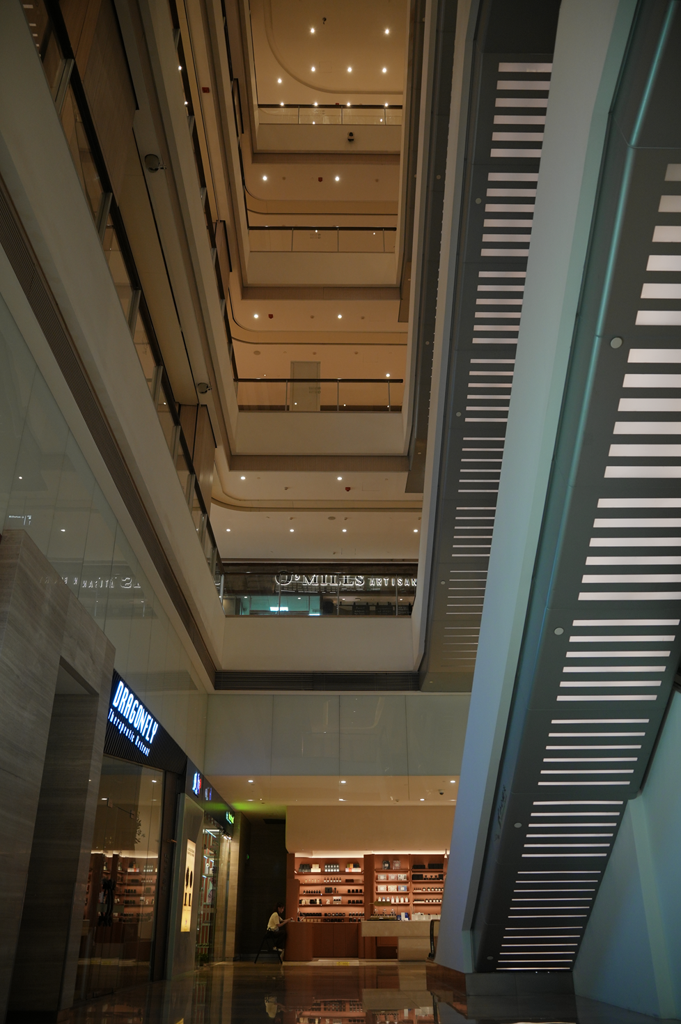 静安嘉里中心灯光提升改造设计丨中国上海丨RDI瑞国际照明设计-8