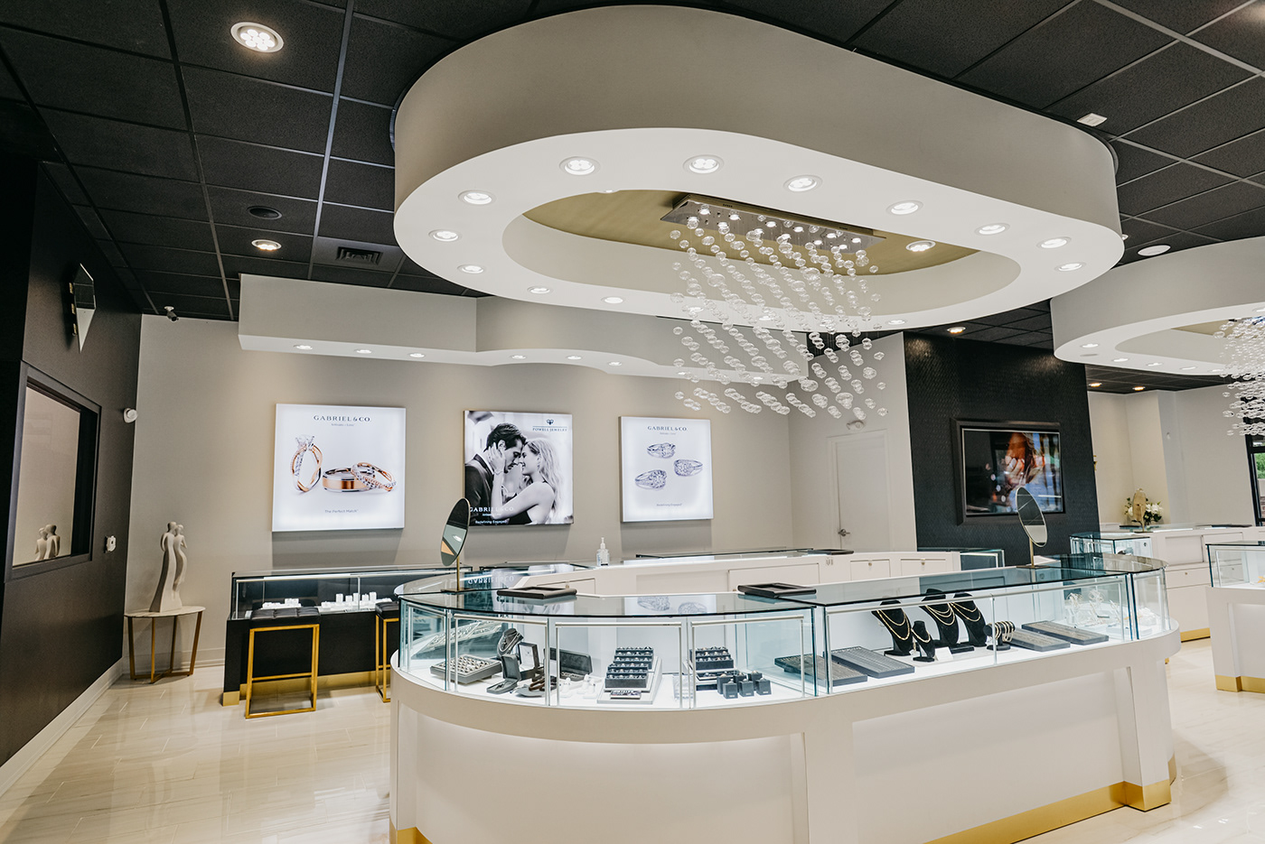豪华珠宝店的现代设计翻新丨美国威奇托丨Leslie McGwire & Associates-0