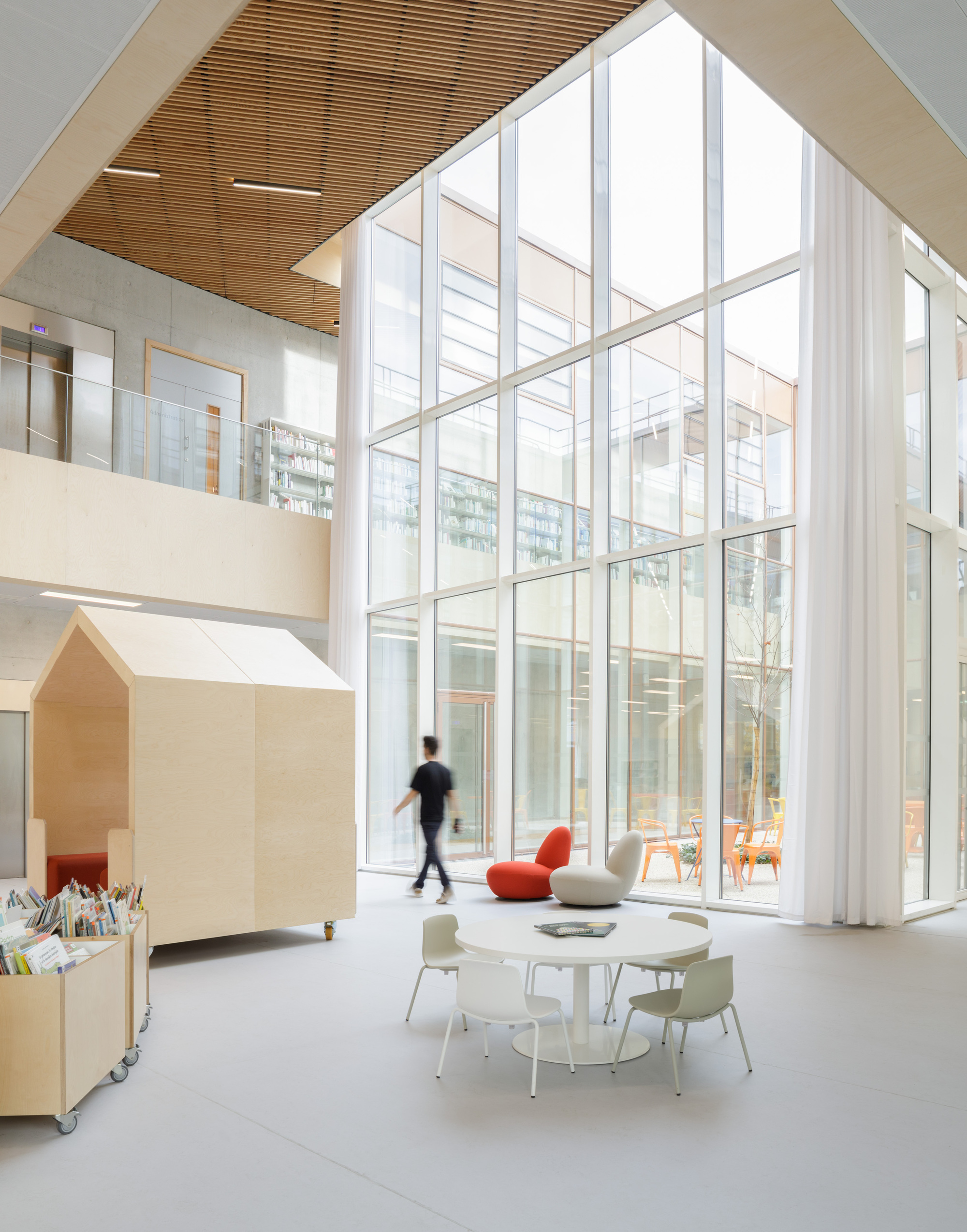 Media Library Sainte-Geneviève- des-Bois / archi5 + Calmm architecture-21