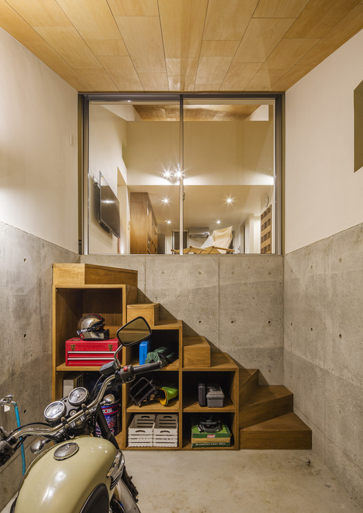 日本年轻夫妇摩托车爱好之家-15