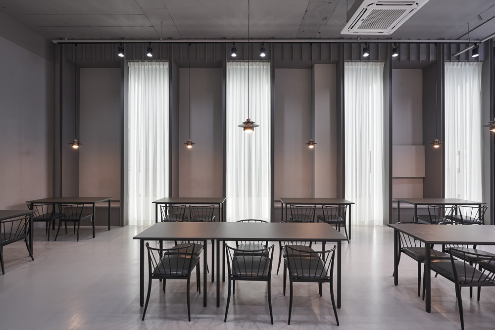 【首尔咖啡馆设计】30 坪高级咖啡馆，现代与复古的完美融合-5