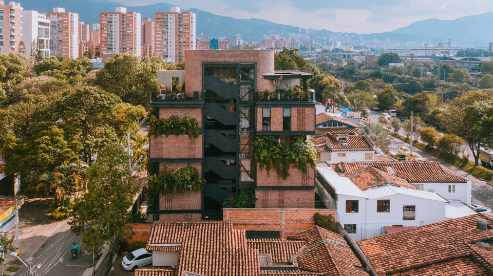 哥伦比亚麦德林 GP 大楼，交叠体量打造内部花园-3