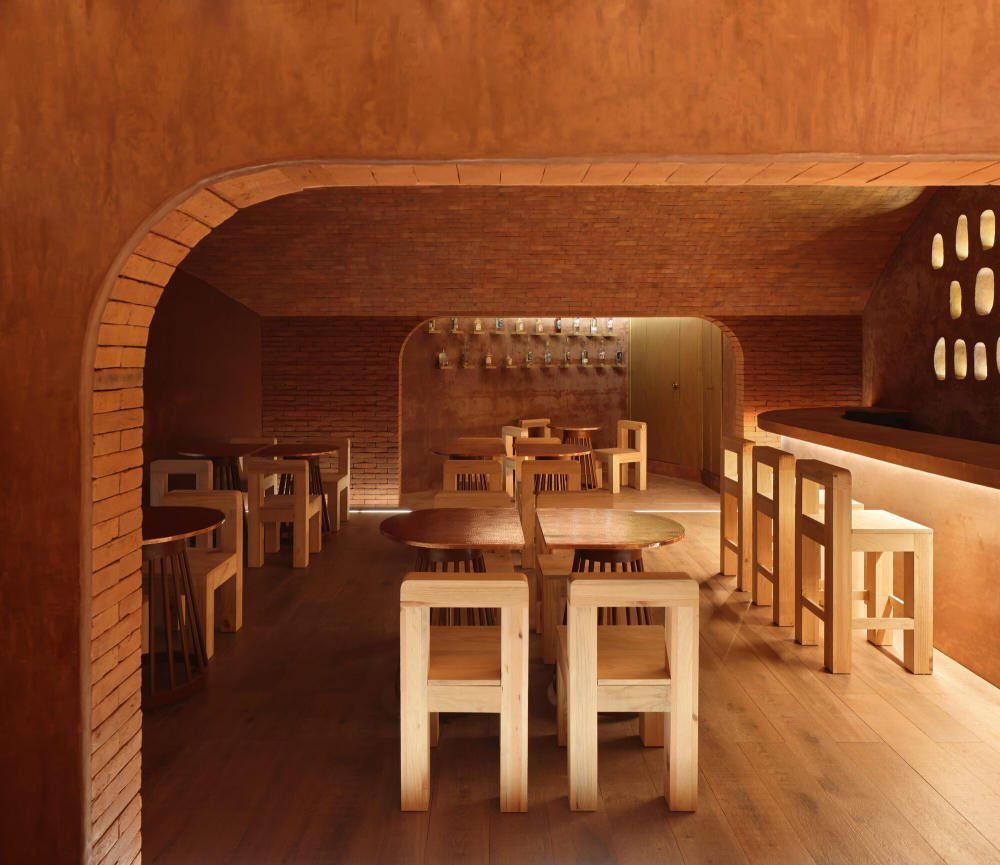 对工匠精心制作的尊重大地色调的酒吧设计丨荷兰多德雷赫特丨戈者设计-7