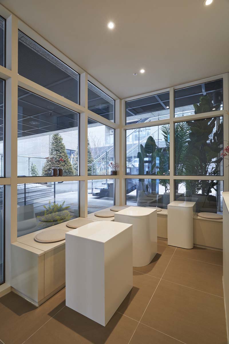 现代简约风 8 平米咖啡厅设计，打造温馨小空间-4