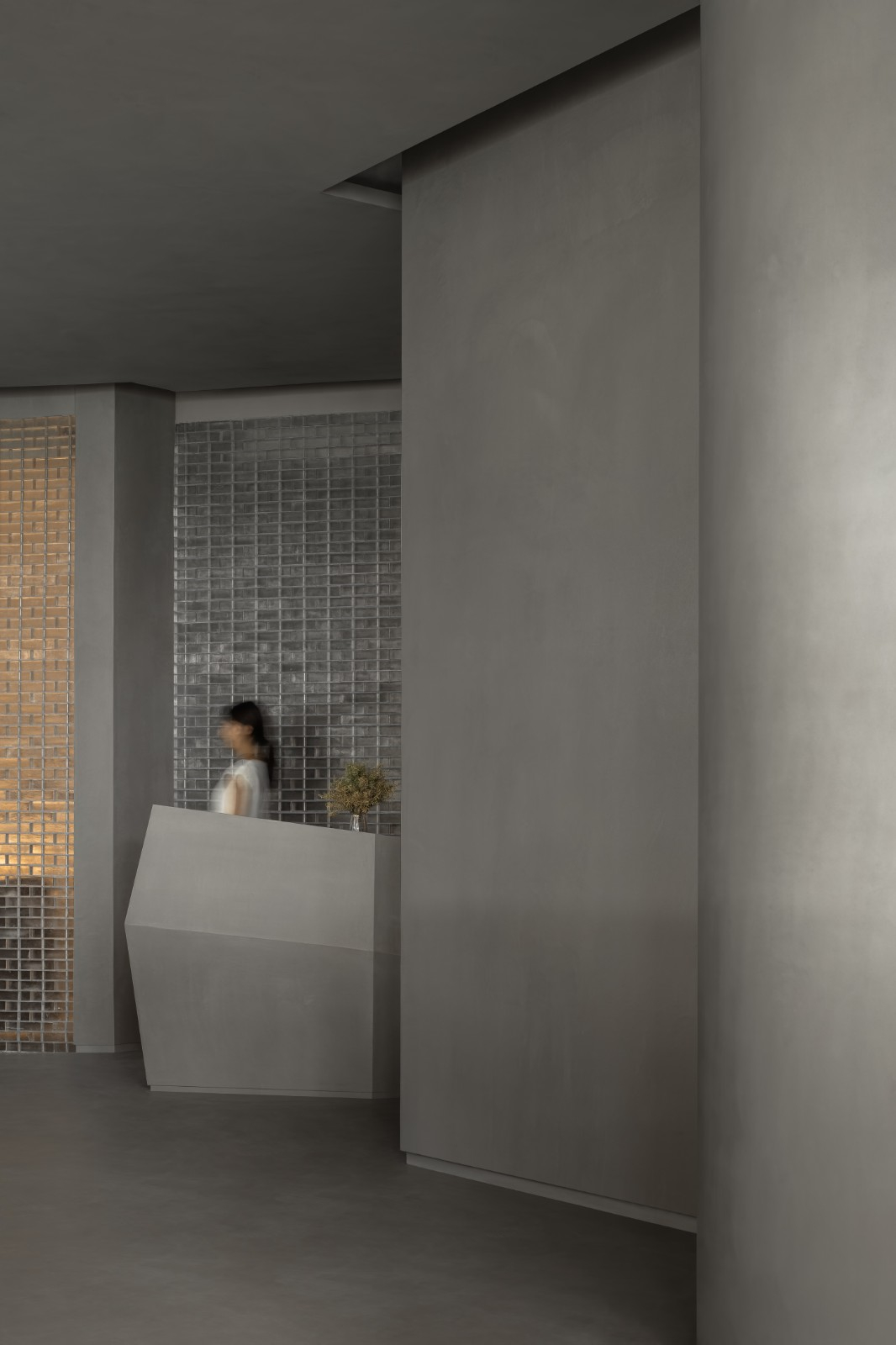 时尚前卫设计的烤鸭店，缔造无限可能的灰度空间 | 本末空间设计-42