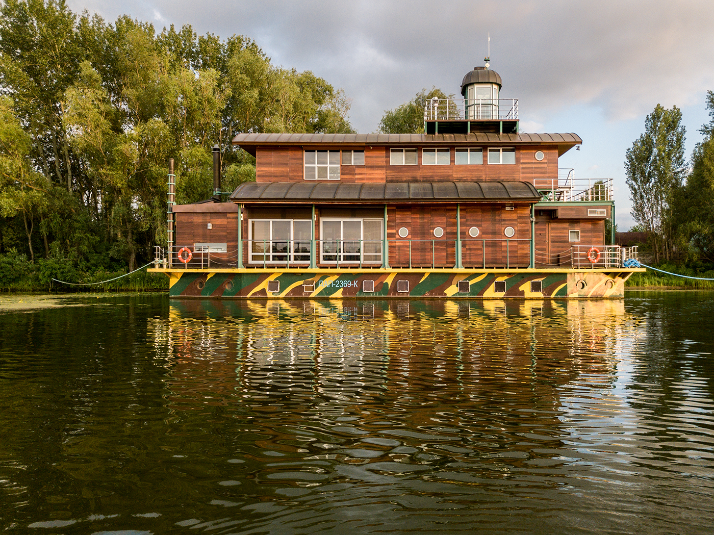 水上独特住宅，创新船屋设计-7