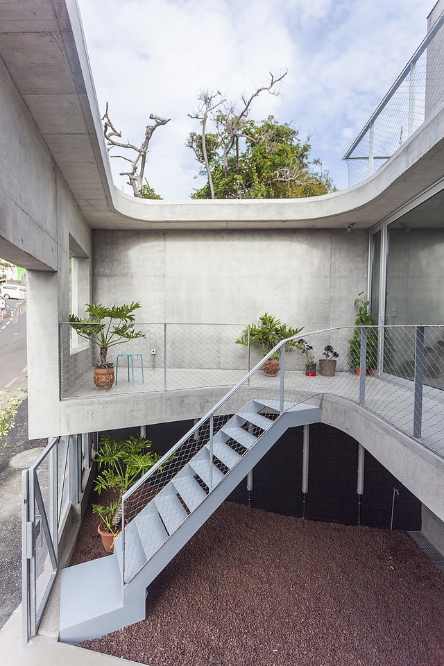 西班牙绍萨尔"G House"——混凝土与庭院的巧妙结合-1