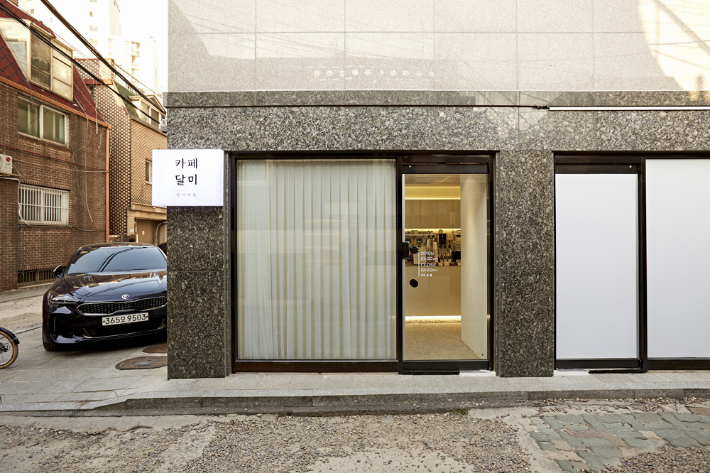 明亮清新的 10 平米小空间设计-16