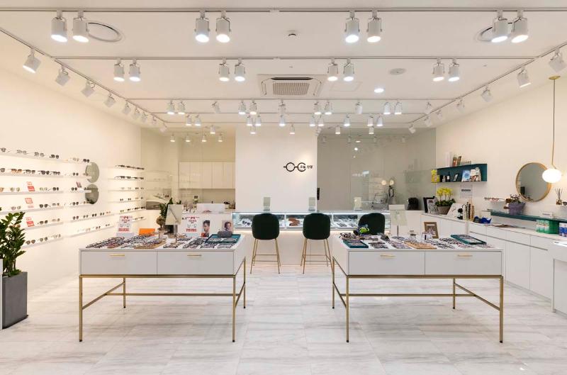 简约现代的 22 平米眼镜店设计-3