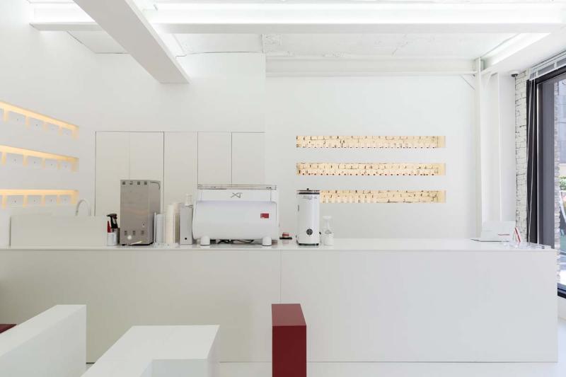 简约 12 坪咖啡厅，红白设计展现个性空间-12