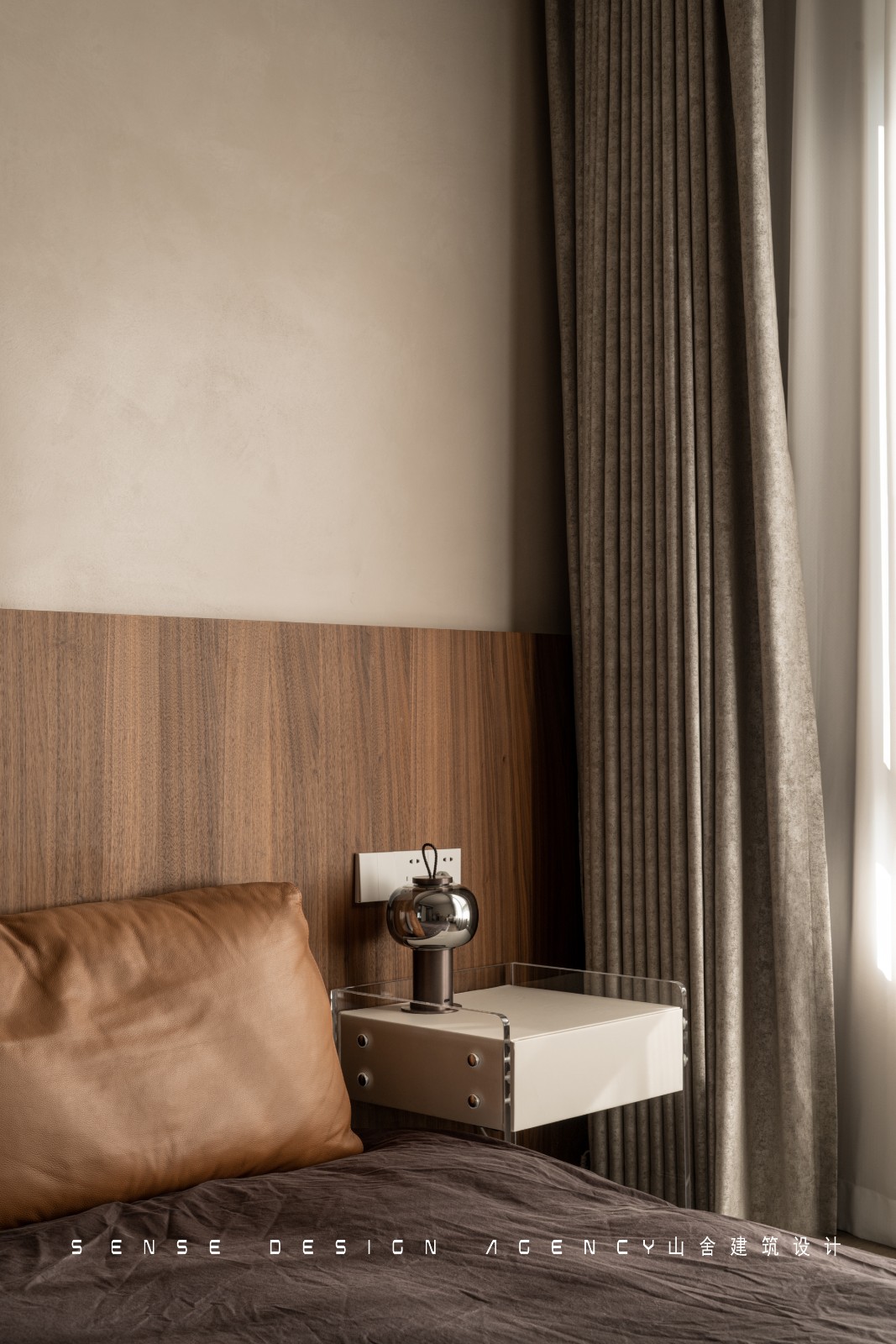 低调“微水泥”与中古家具的新玩法-31