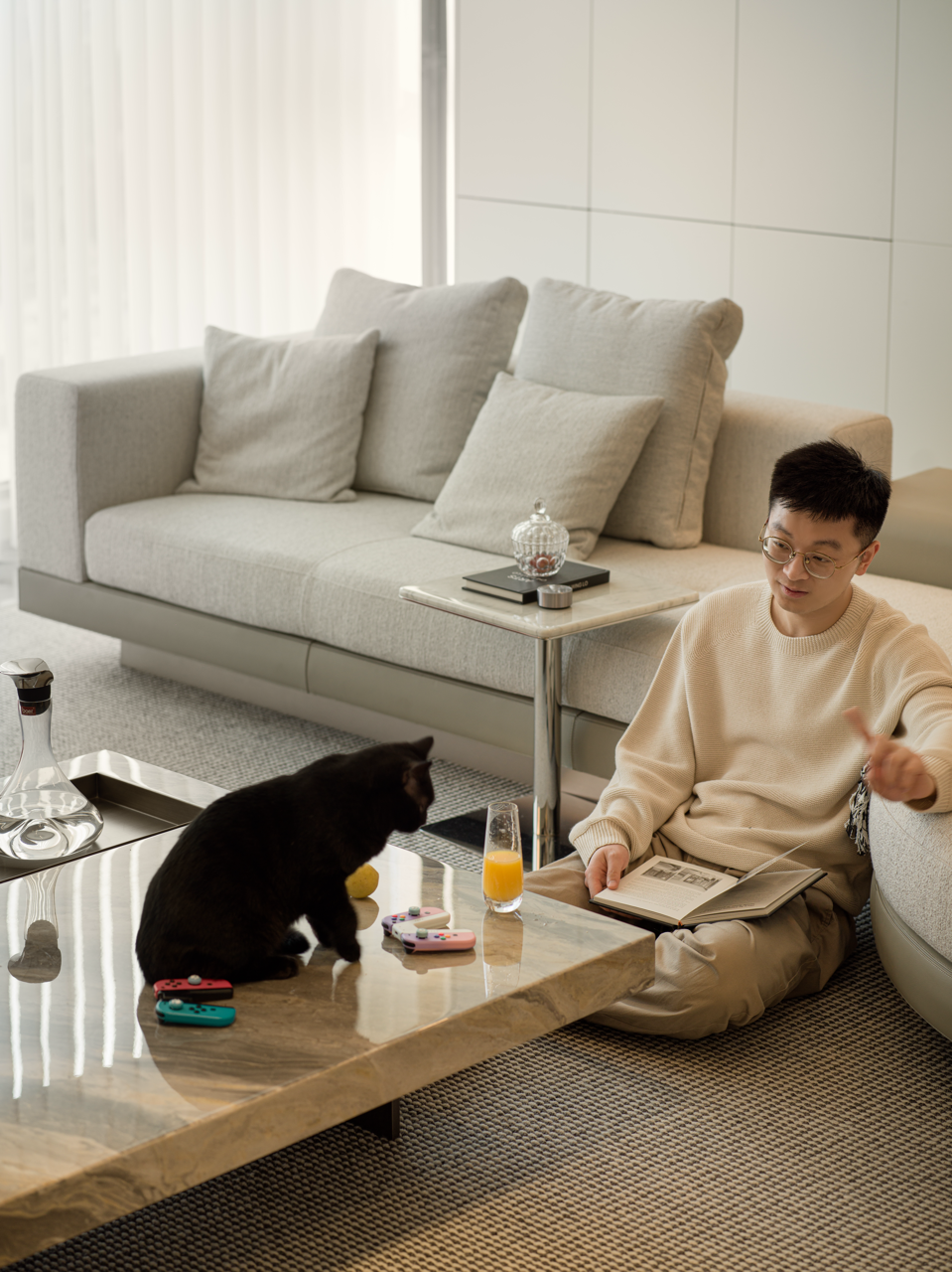 时而1人1猫时而人山人海，一间能展开能合上的“可折叠”房子-5