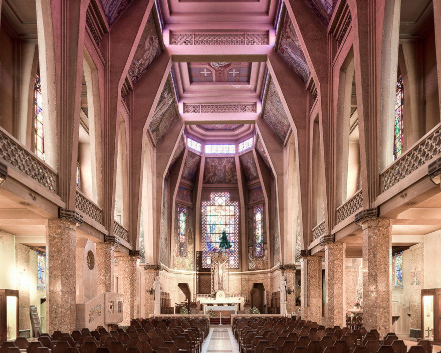 现代教堂的多元空间-9