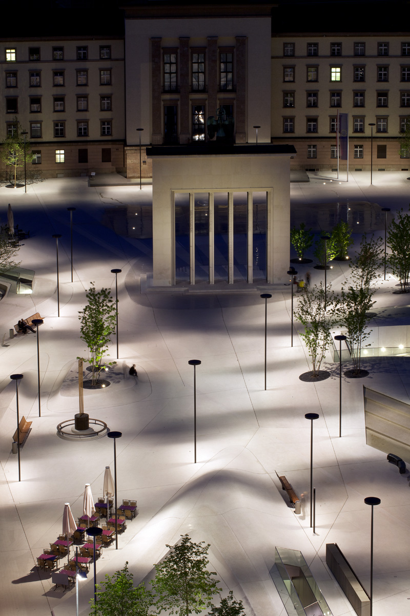 Innsbruck Eduard·Wallnöfer·Platz 广场设计-27