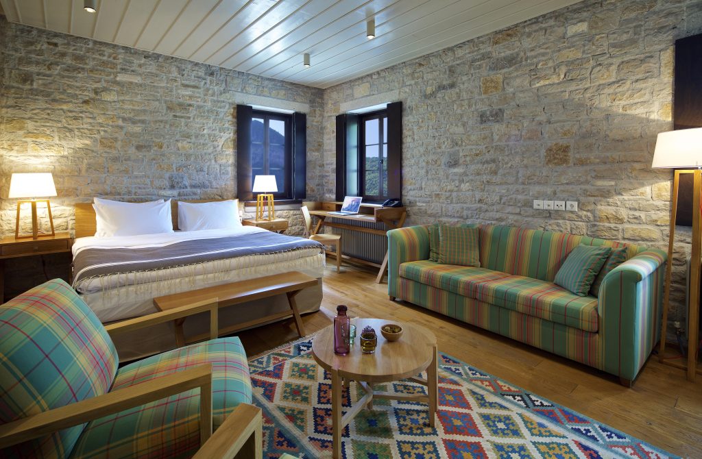 ARISTI MOUNTAIN RESORT室内及部分区域改造项目丨Αρετής Ζουρνατζή建筑工作室-37