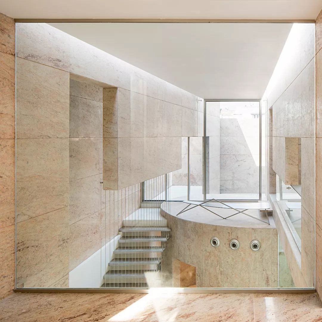 印度感性遇见西方想象的 Charged Voids 设计公司-9