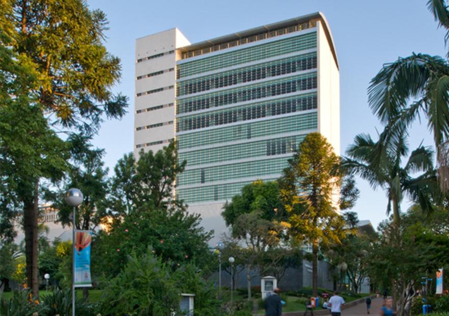 巴西 PUC·RS 大学图书馆 · 创新与传统的完美结合-2