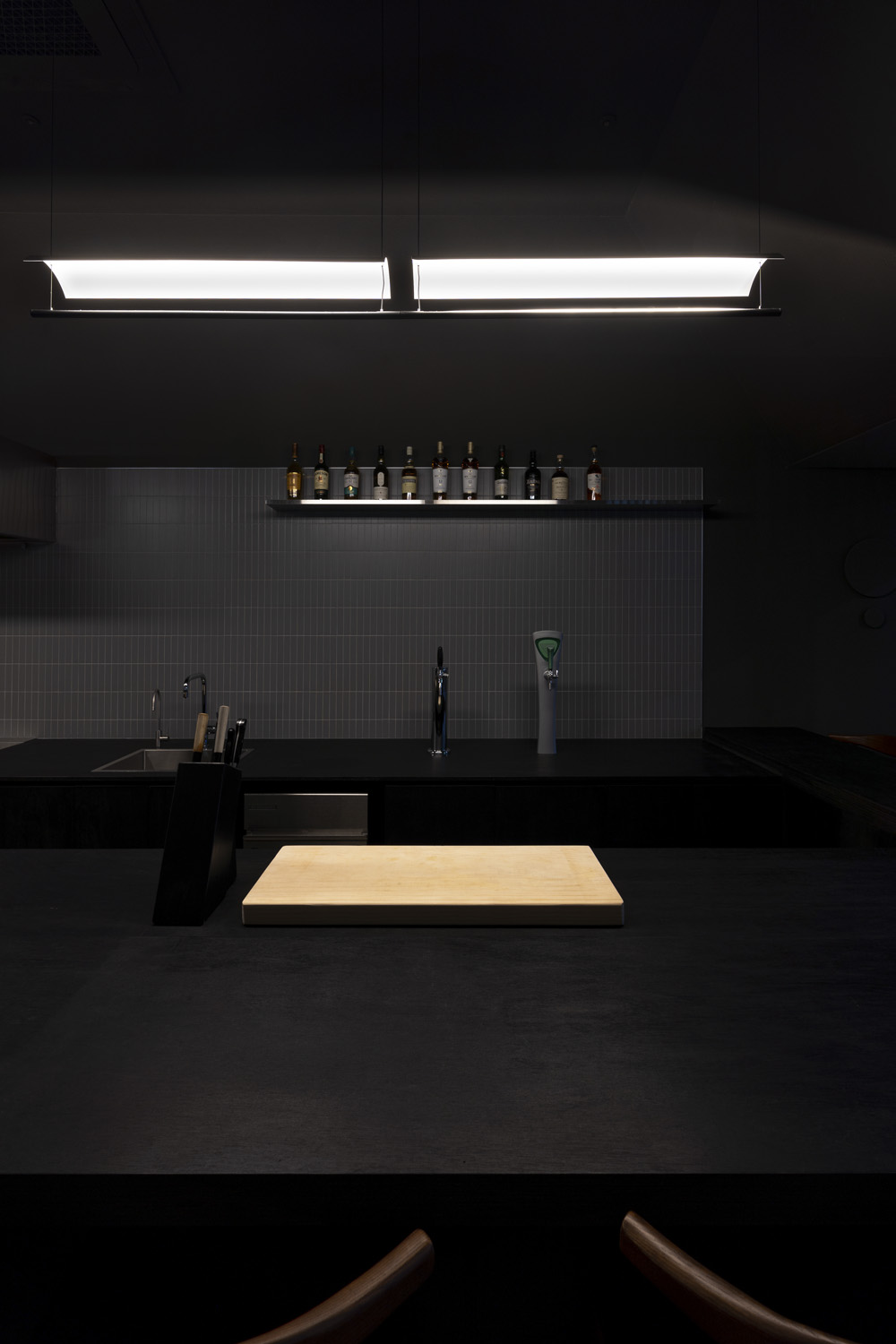 时尚高级的 11 坪料理店室内设计案例-15