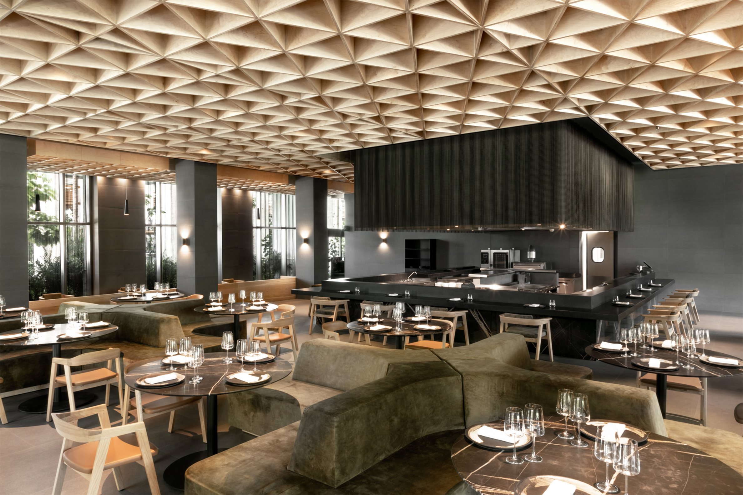 专业特色餐厅老板-3