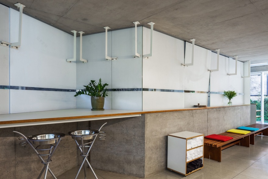 巴西奥兰蒂亚住宅 · 共生设计展现居住与工作空间-41