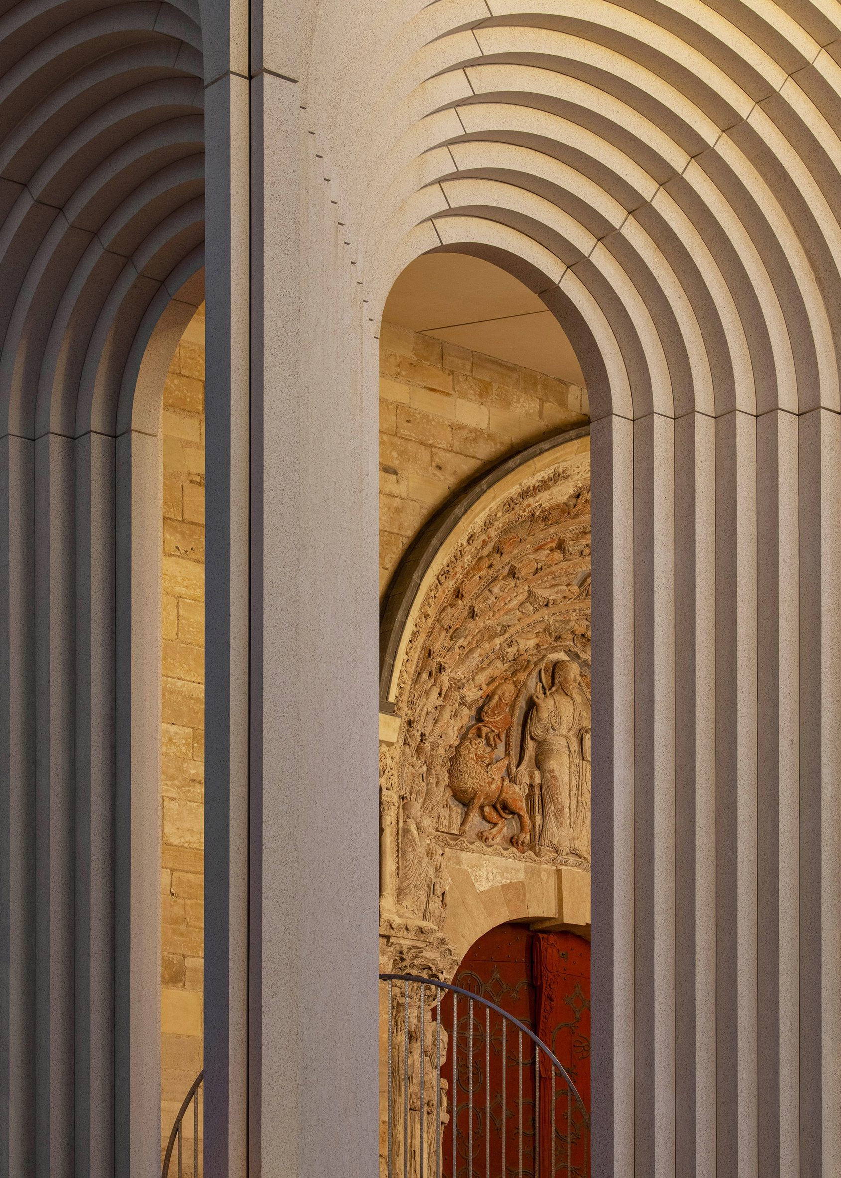 法国昂热大教堂拱形入口及画廊丨隈研吾建筑都市设计事务所-19