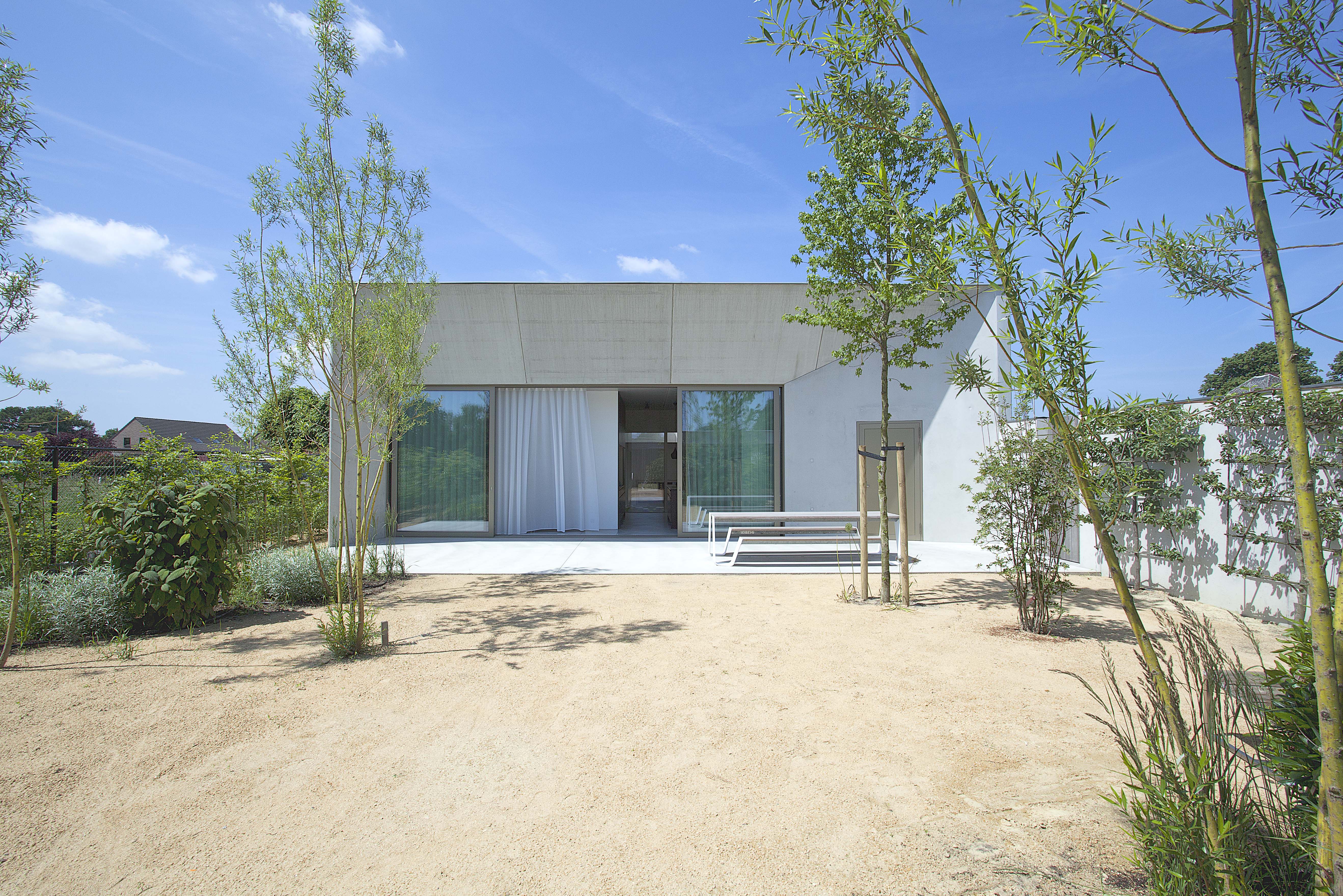 concrete house around a central courtyard-0