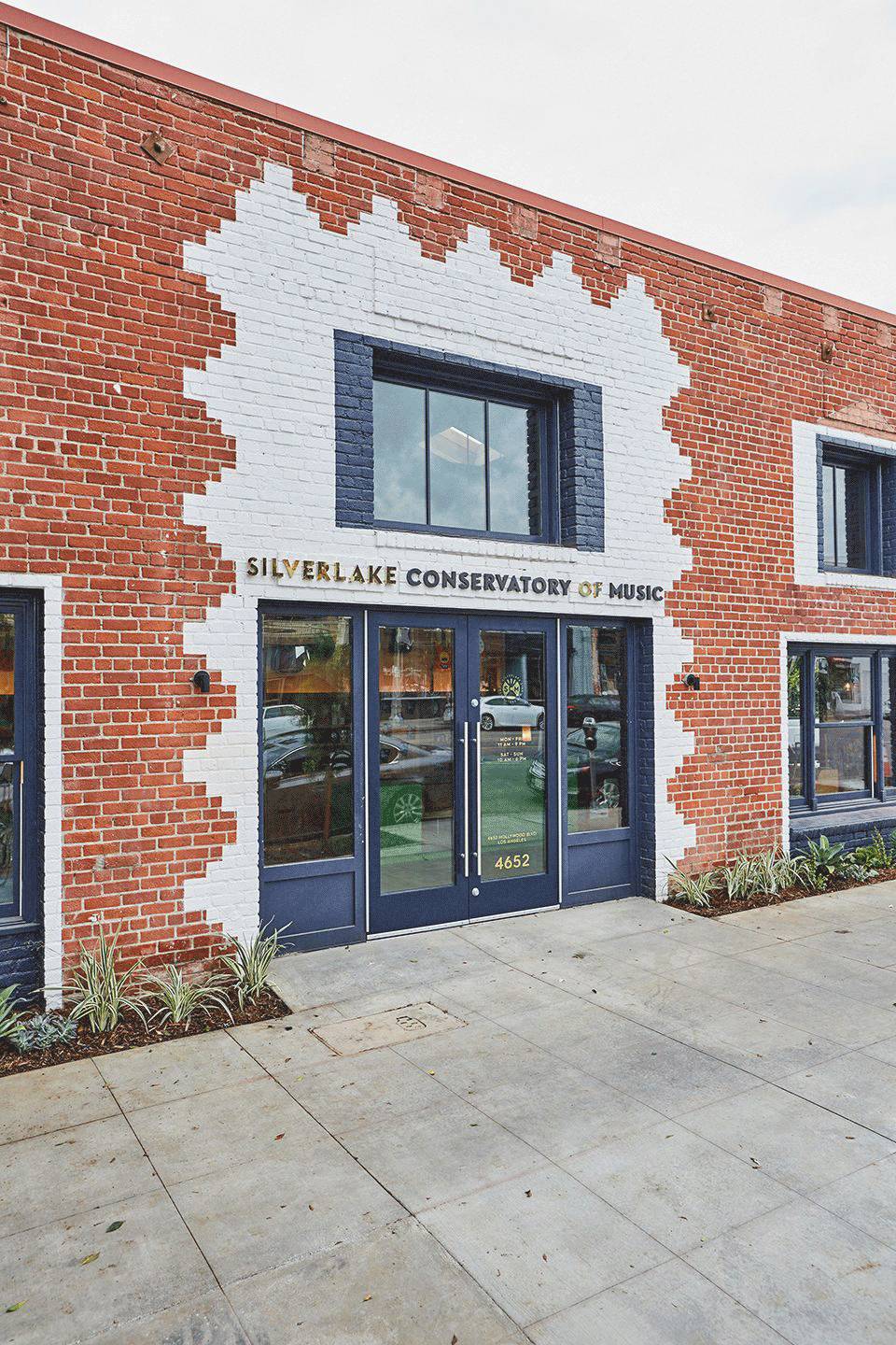 洛杉矶好莱坞大道上的Silverlake音乐学校  Bestor Architecture-0