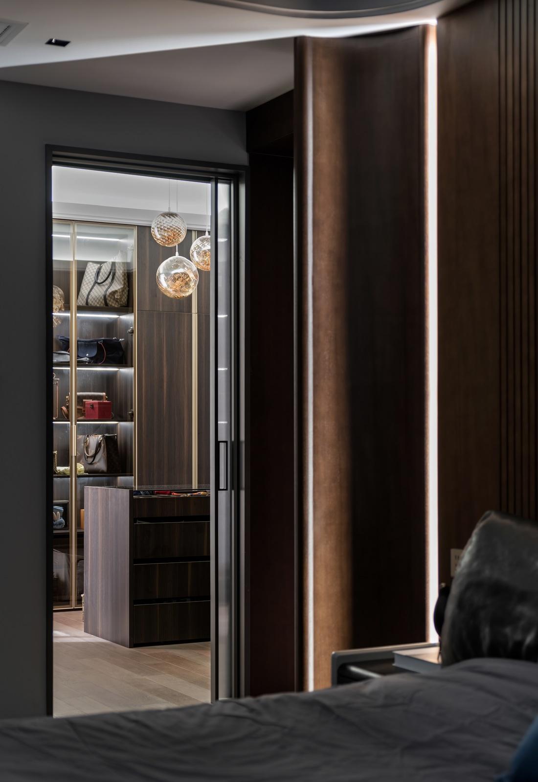 超大户型三代同堂的意式极简奢华设计-34