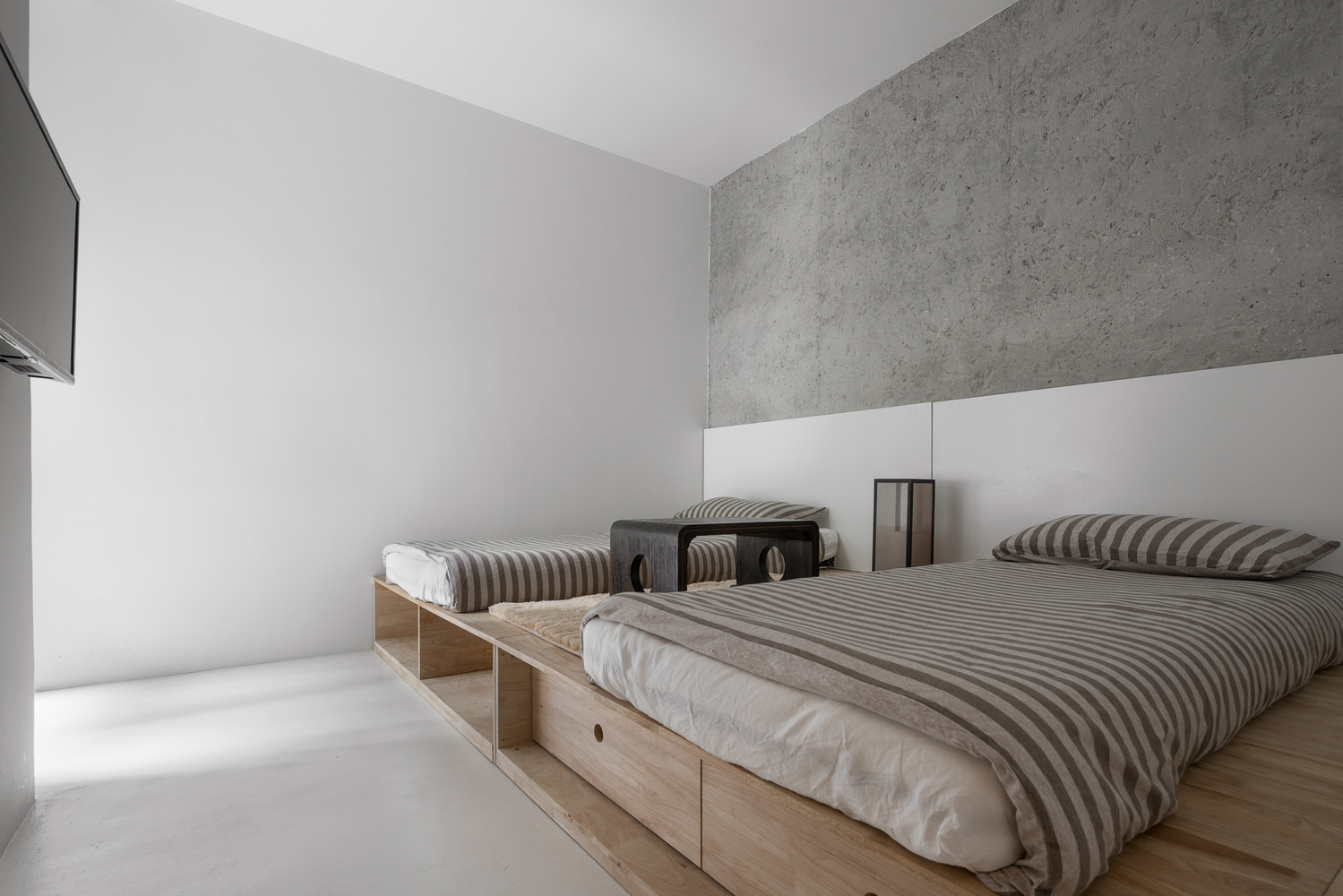 Remodeling a Small Apartment That is 21 Years Old-21