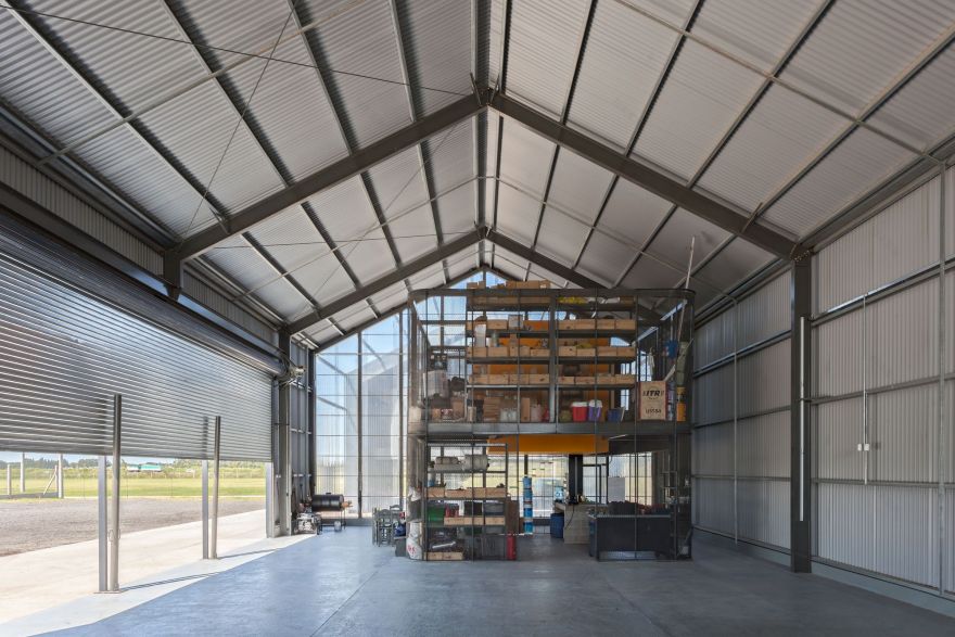 Bertolotti Vial Machinery and Office Warehouse / Estudio 2(A) DosArquitectas-25