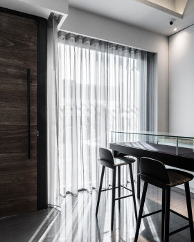 Anastasiya Gushchina丨珠宝店丨海通路珠寶店