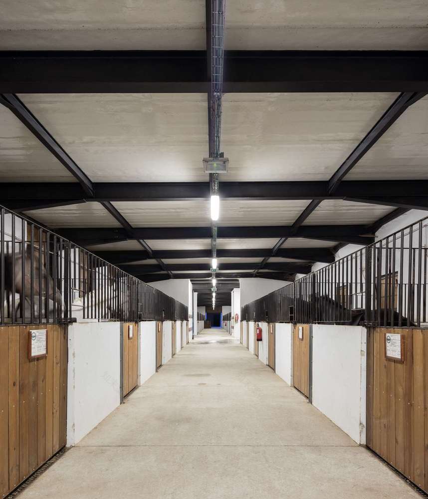 葡萄牙 Pedras Salgadas 马术中心 | 融合自然的生态设计-32