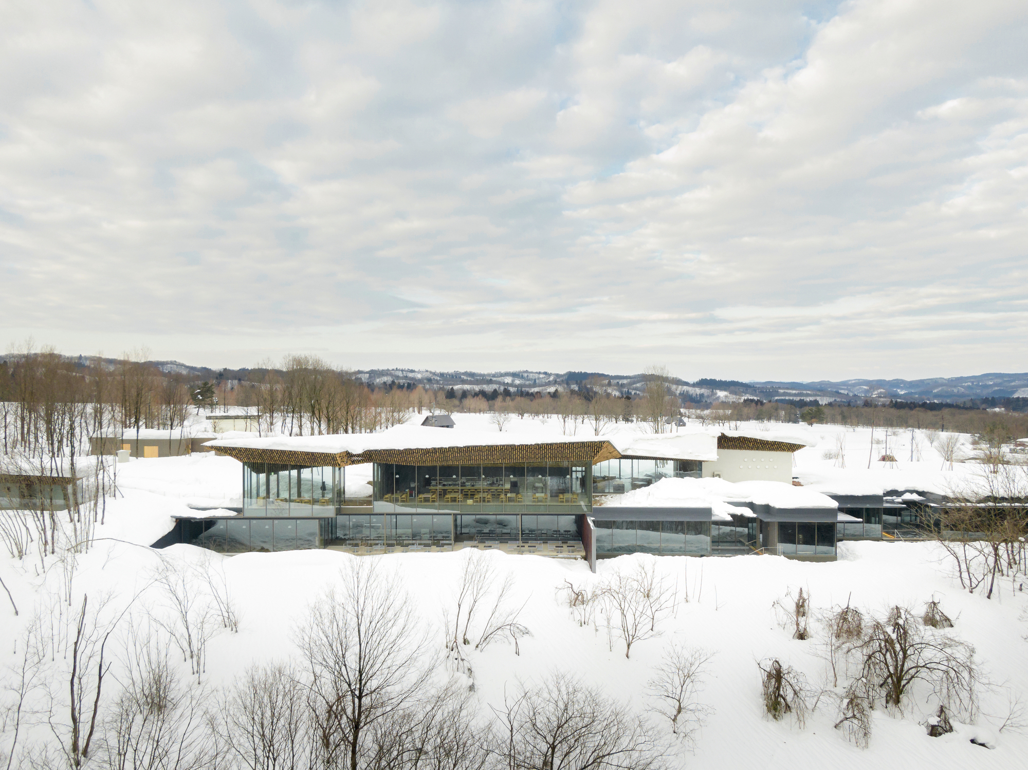 Snowpeak Field Suite 水疗中心总部丨日本丨Kengo Kuma & Associates-14