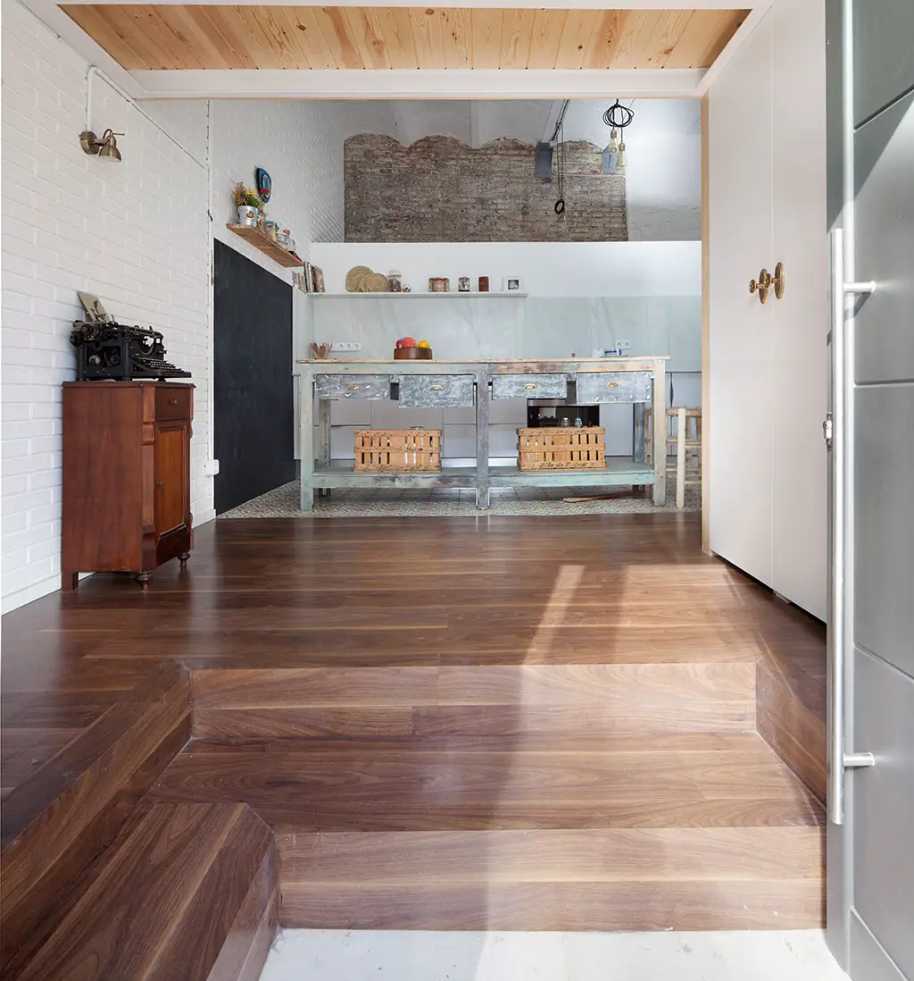 巴塞罗那 20 世纪初建筑中的时尚阁楼-7