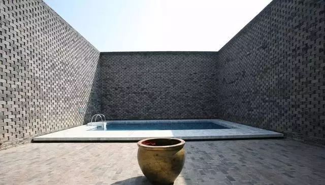 美剧《摩登家庭》里没人要的豪宅,竟然是这位世界级知名建筑师的家!儿子还是当红小鲜肉!-225