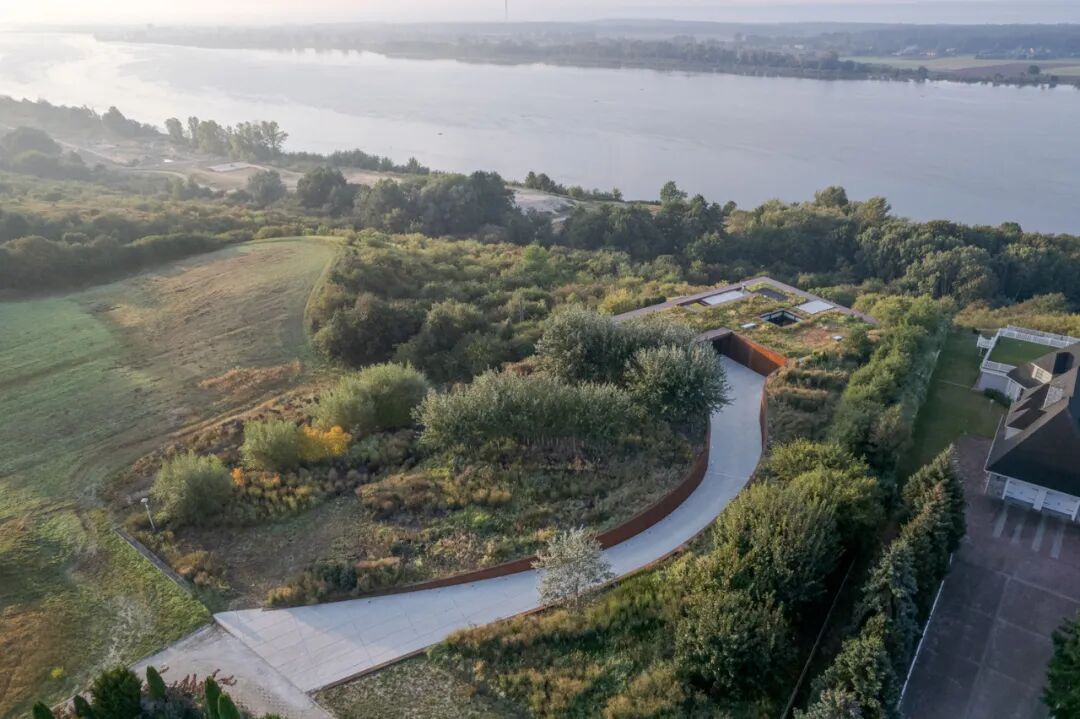 波兰坡地河畔集成住宅丨77建筑工作室-42