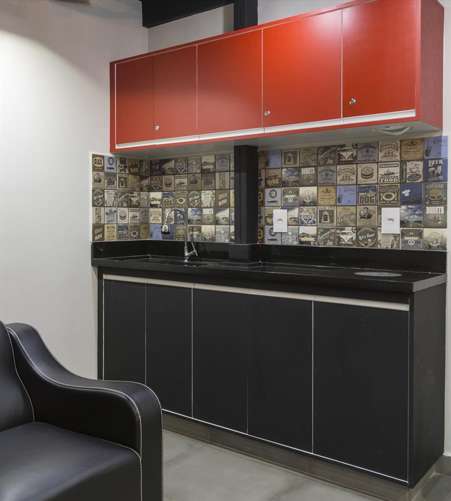 巴西 Salão Ventuno · 工业风商业空间的完美呈现-10