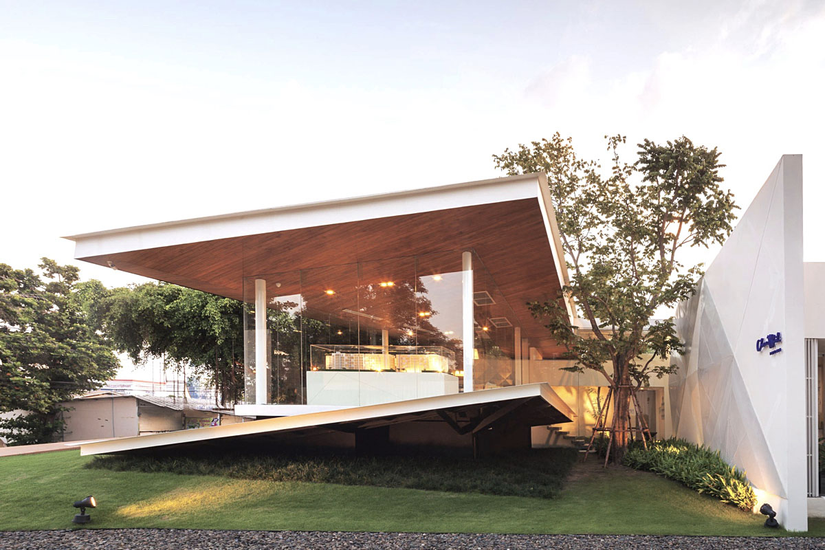 CHEEWIT PATTAYA SALES GALLERY-2