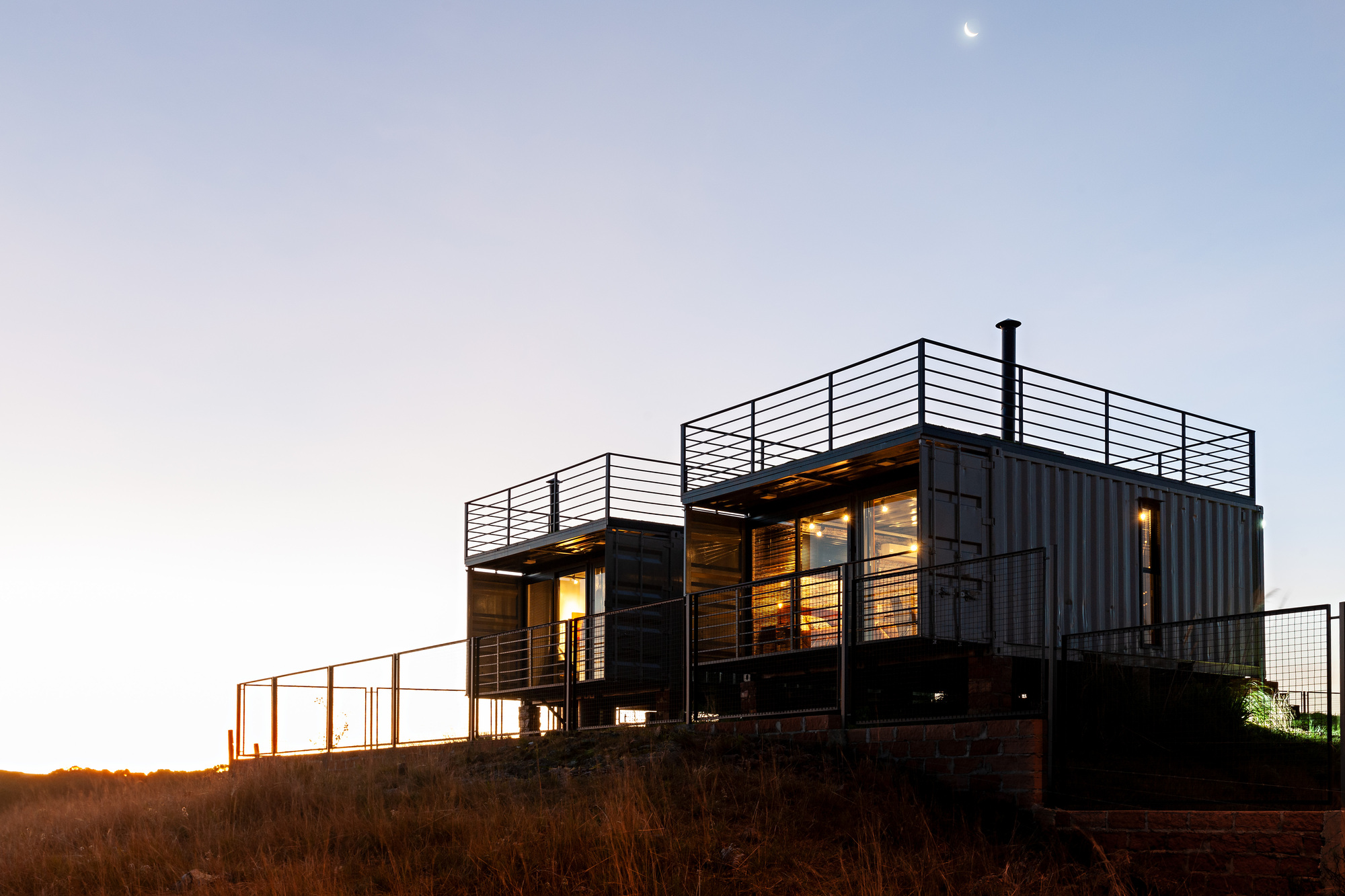 Cambará Container House / Estúdio Saymon Dall Alba+ Mégui Dal Bó Arquiteta-35