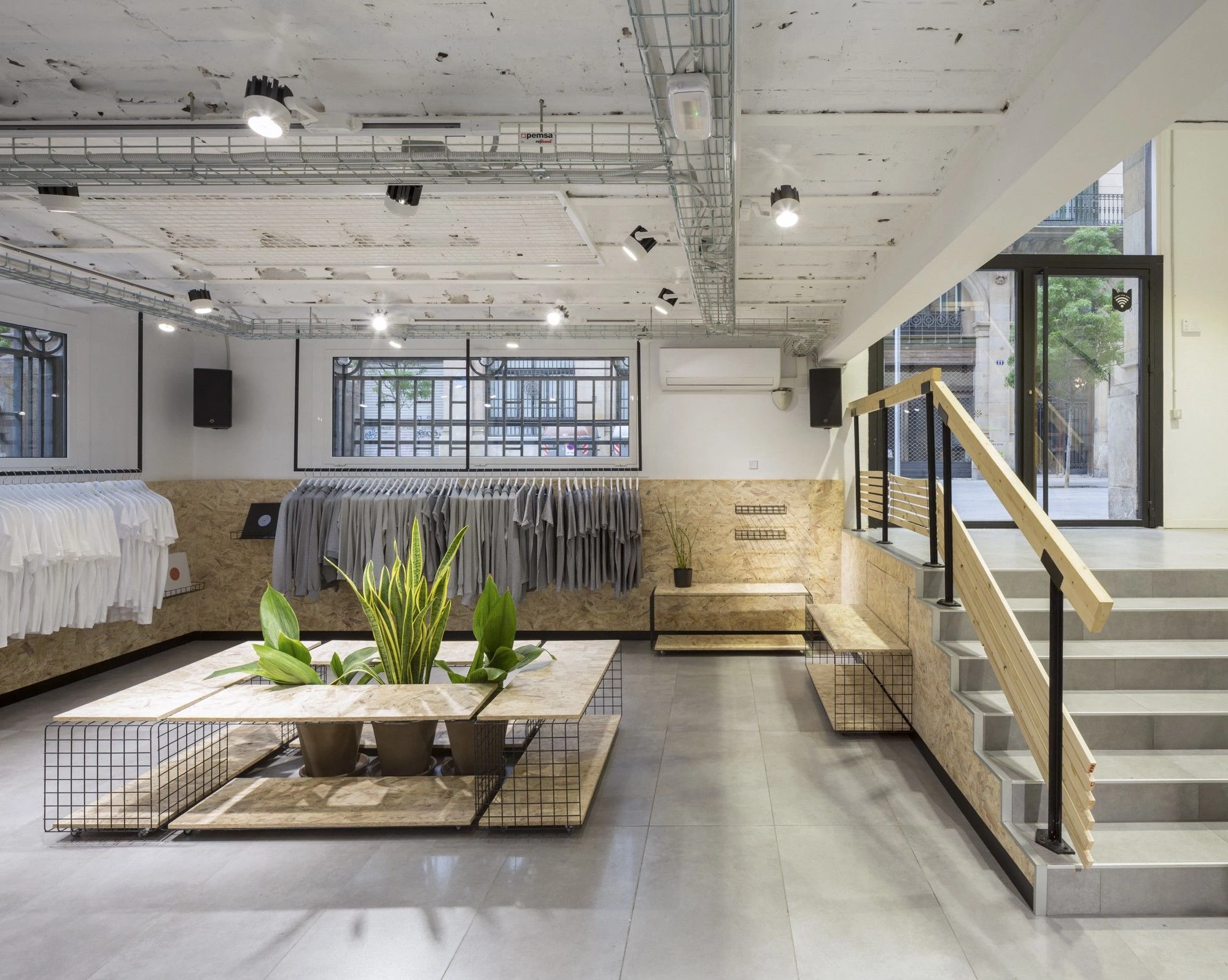 舞动 Suara | 世界知名舞曲品牌的时尚店铺设计-28