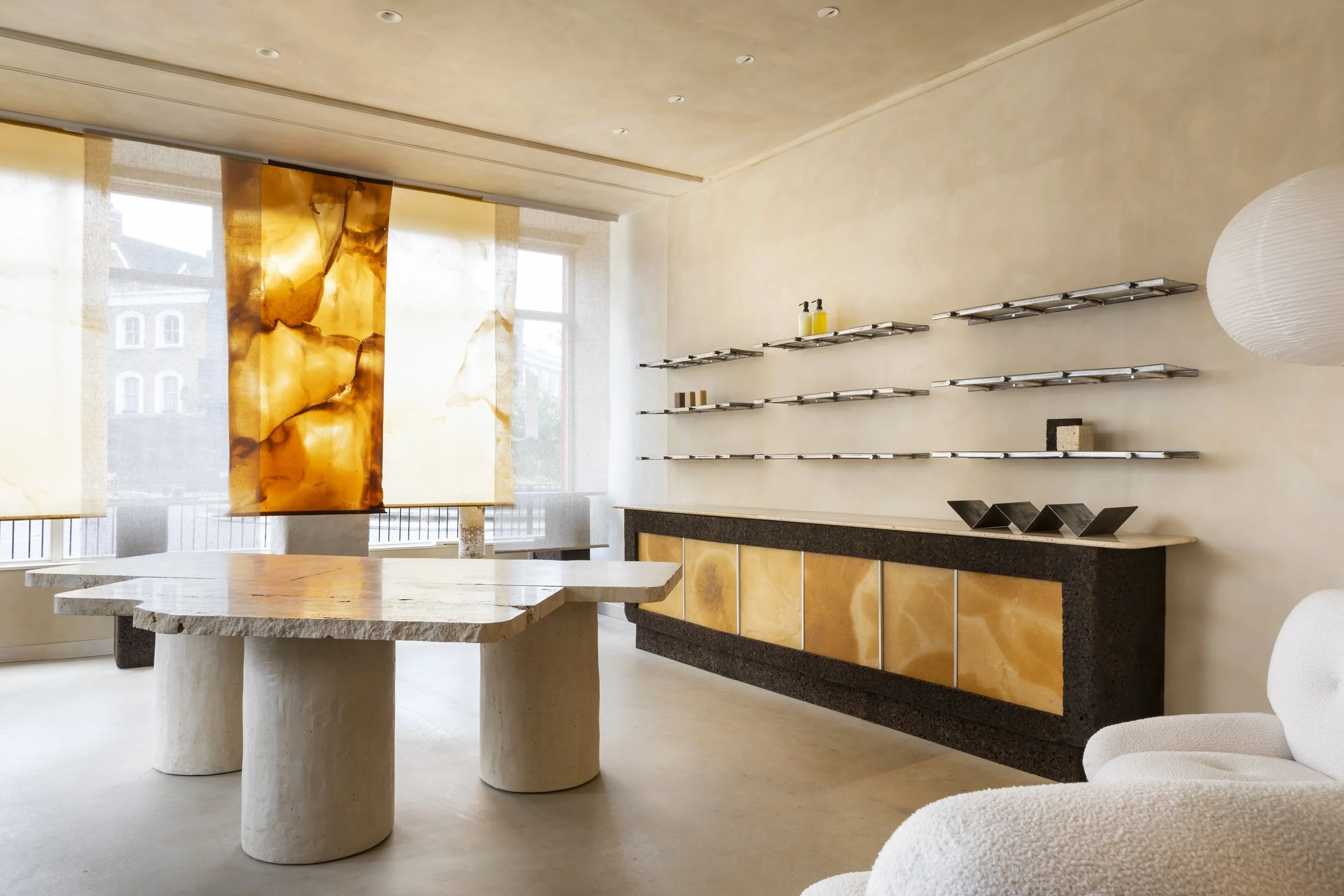 由于big· · Nina+Co表述不清晰，big和Nina+Co之间的· ·表意不明，难以准确理解原文意图和语境，无法给出准确翻译 丨Nina（推测）-2